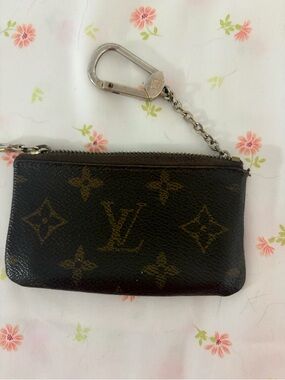 Louis Vuitton Monogram Key Pouch / Cles – Vintage (Brown Canvas, Chain & Clip)